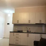 Fjori\'S Apartments
