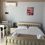 Fjori\'S Apartments